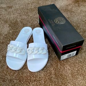 Vince Camino Erdendi white pool slide.